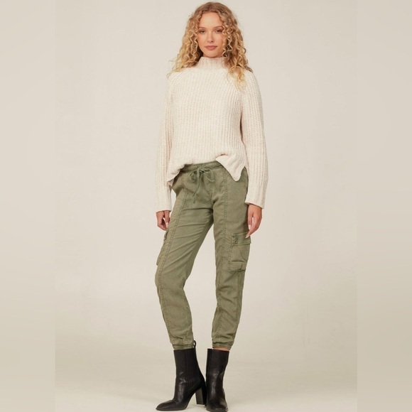 Bella Dahl Distressed Cargo Pants Navy size Small - Picture 2 of 4